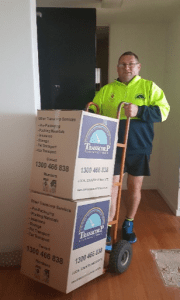 Melbourne Movers - Moving Boxes to the truck