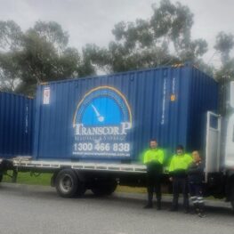 Truck & Trailer Moving Home.